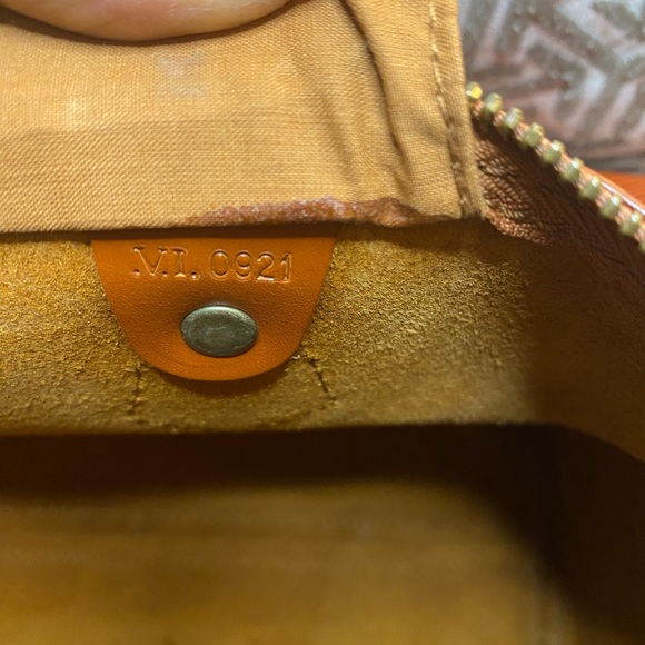 LOUIS VUITTON Epi Speedy 35 - Picture 7 of 15